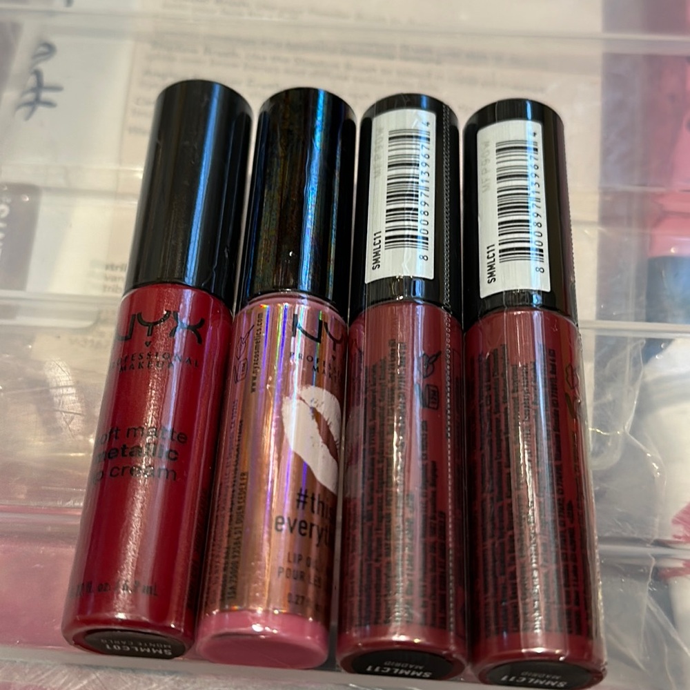 Bundle#80 4 NYX lipglosses new